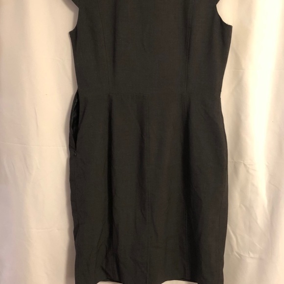 Sleeveless dress with pockets - Picture 5 of 6